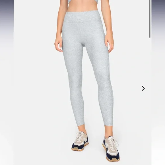 Outdoor Voices Warmup 7/8 Legging in a Heathered grey color size medium - Picture 2 of 7